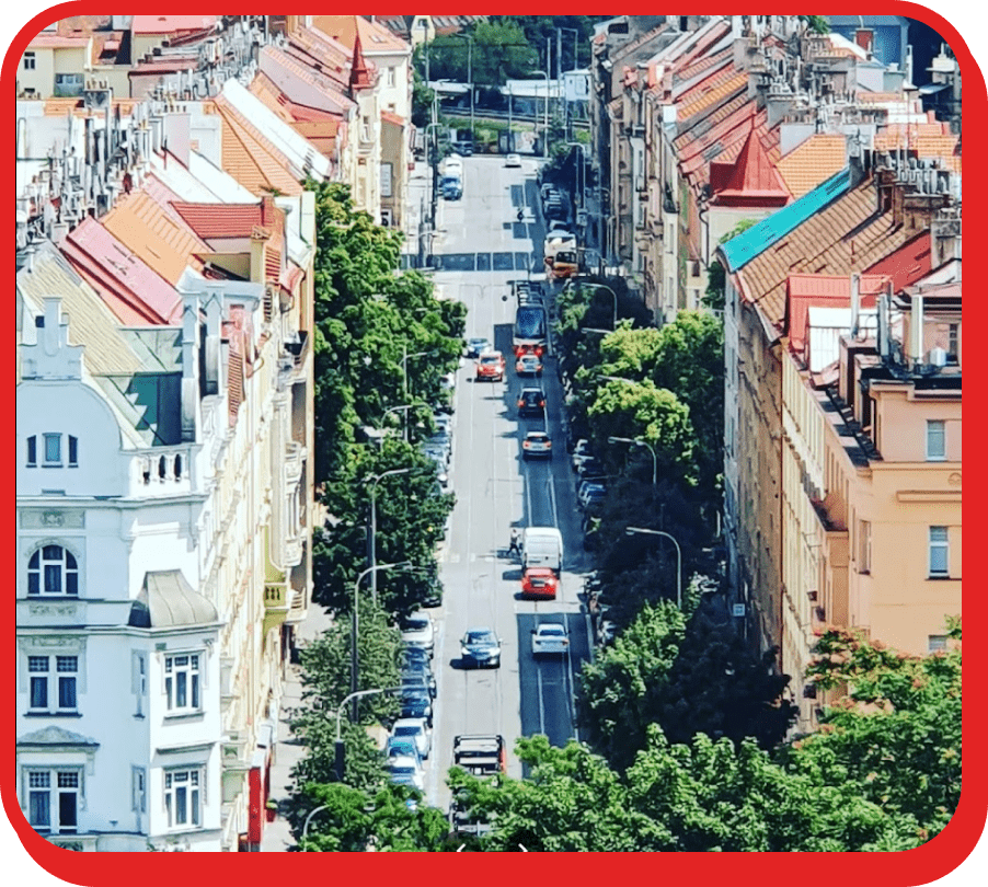 Stěhování Praha 4 – pohled na městskou zástavbu a ulici v Praze 4